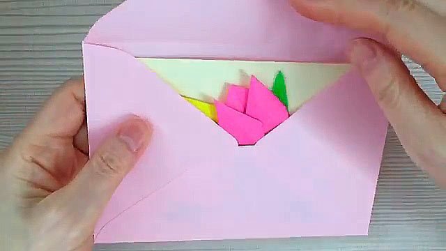 Коробка оригами с нежными цветами
