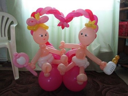 Композиции из шаров для двойняшек